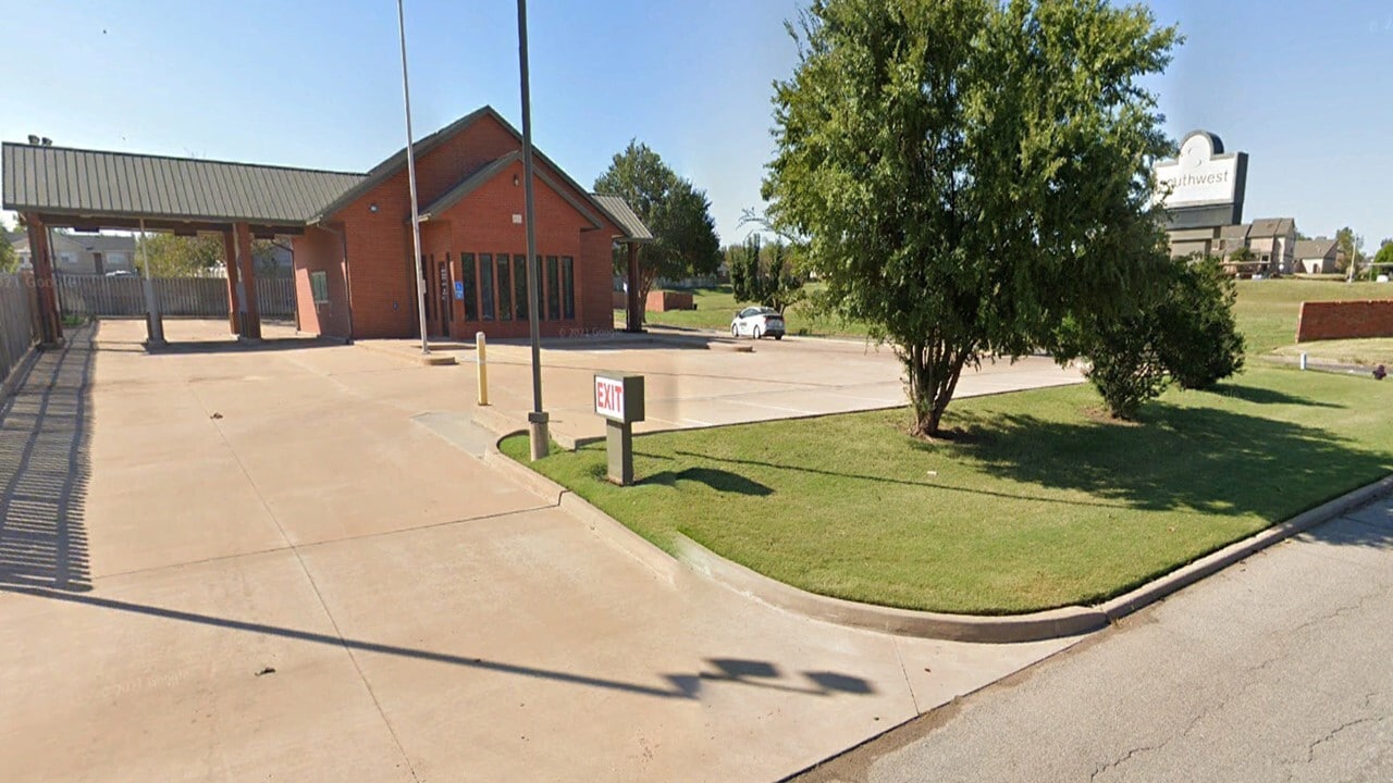 6714 W Gore Blvd, Lawton, OK à vendre Photo du bâtiment- Image 1 de 21