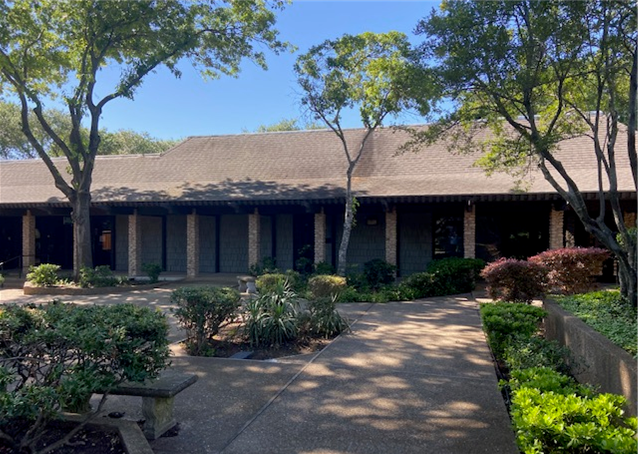 3500 Hillcrest Dr, Waco, TX à louer - Photo du bâtiment - Image 2 de 2