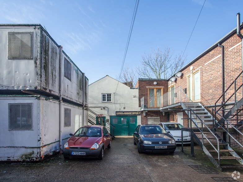 149-155 High St, New Malden à vendre - Photo du bâtiment - Image 2 de 3