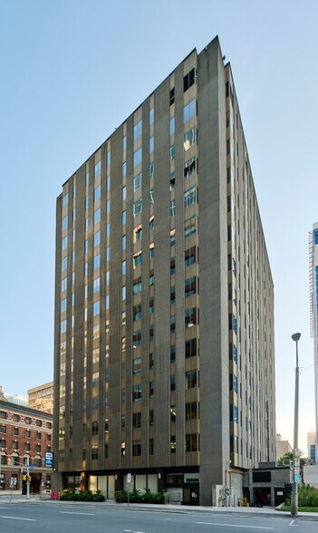 170 Laurier Ave W, Ottawa, ON à louer - Photo du bâtiment - Image 2 de 15