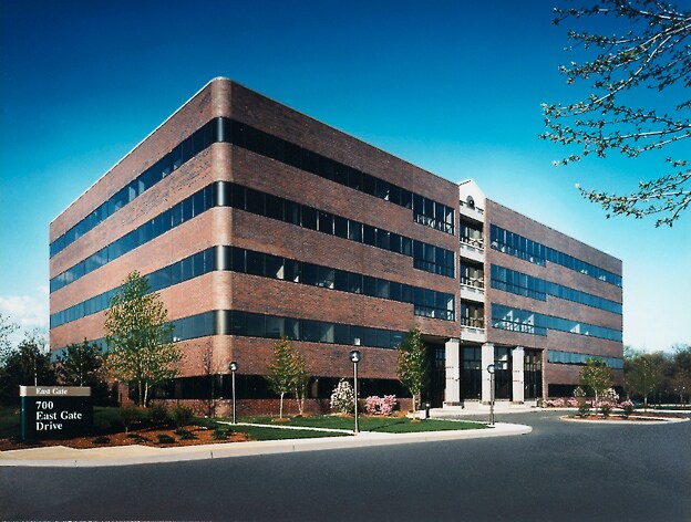 700 East Gate Dr, Mount Laurel, NJ à louer - Photo du bâtiment - Image 2 de 9