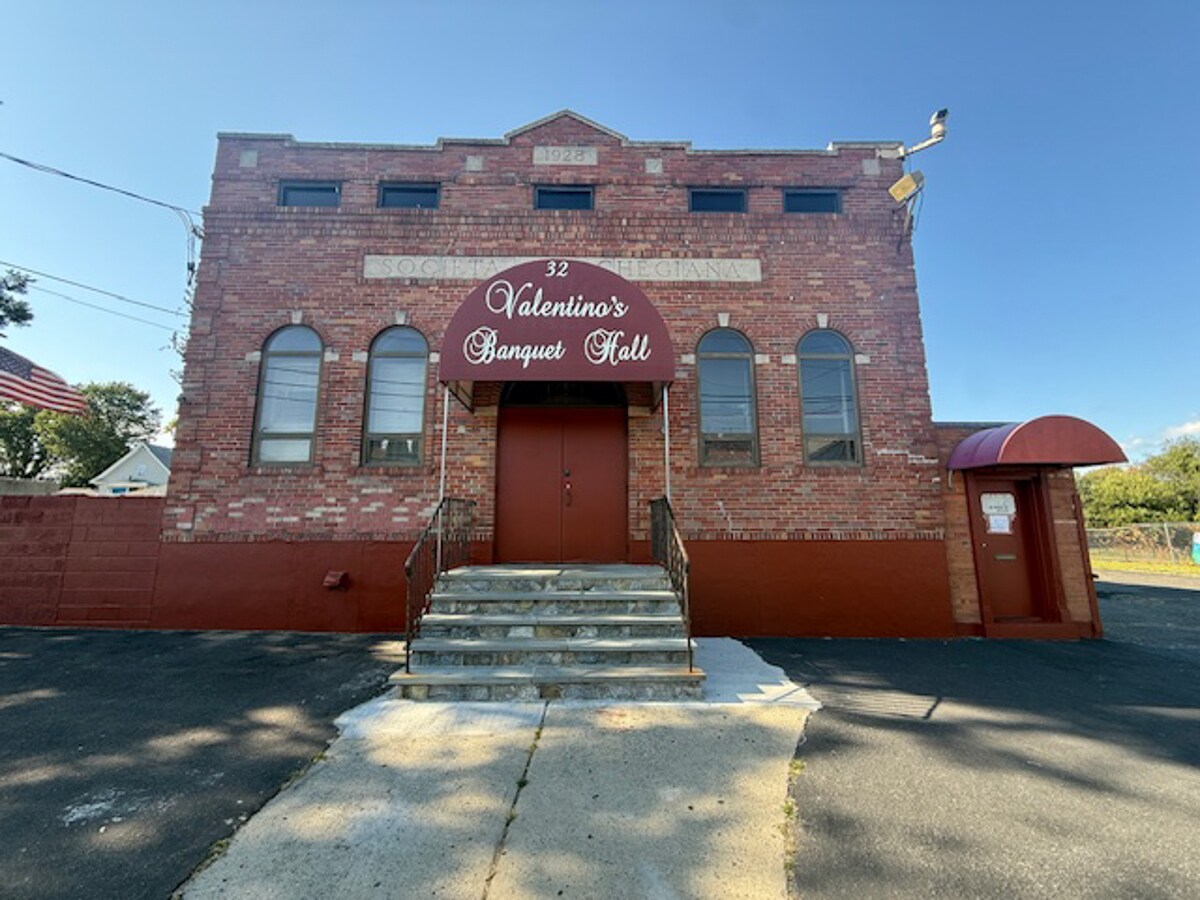32 Beers St, Bridgeport, CT for sale Primary Photo- Image 1 of 14
