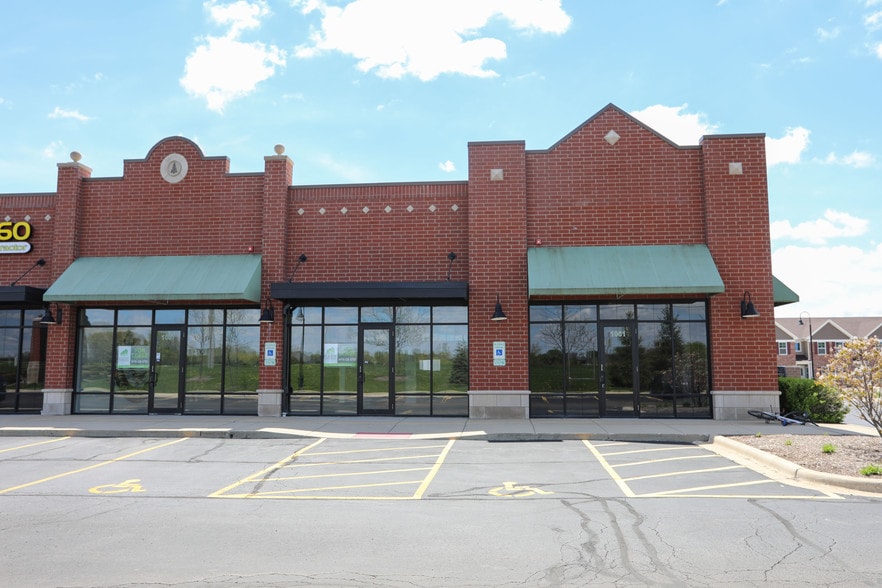 1037-1061 W Orchard Rd, North Aurora, IL for lease - Building Photo - Image 3 of 11