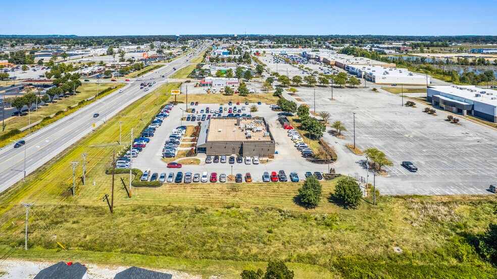 5311 Frederica St, Owensboro, KY à vendre - Photo du bâtiment - Image 3 de 12