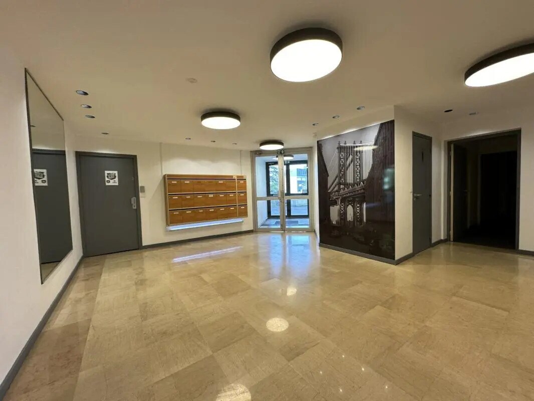 71 Chemin Du Moulin Carron, Écully for lease Interior Photo- Image 1 of 1