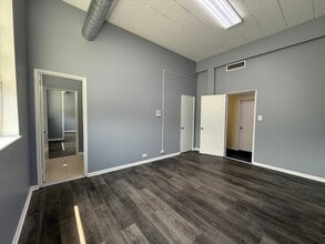 2252-2260 N Elston Ave, Chicago, IL for lease Building Photo- Image 2 of 7