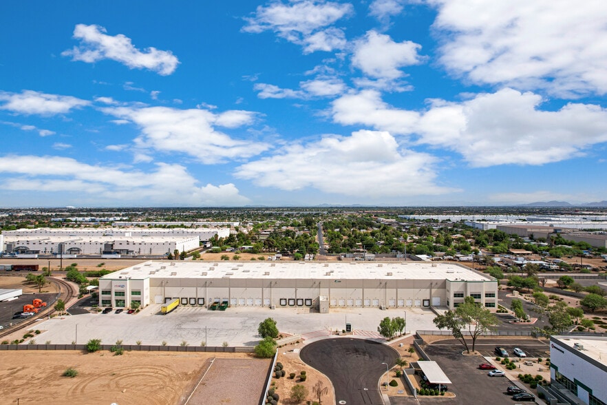 555 S 65th Ave, Phoenix, AZ for lease - Building Photo - Image 3 of 5