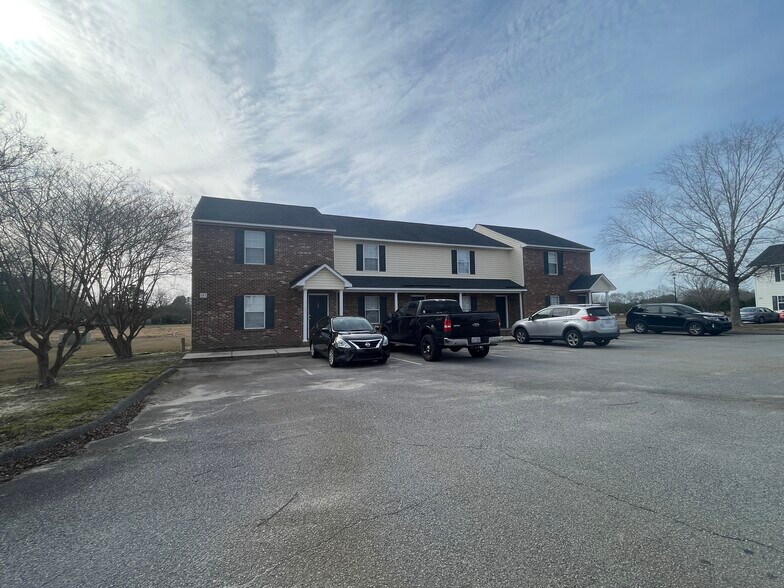 601 Main St, Lillington, NC à vendre - Photo du bâtiment - Image 3 de 21