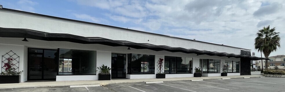 6161 Lincoln Ave, Buena Park, CA à louer - Photo du bâtiment - Image 3 de 14