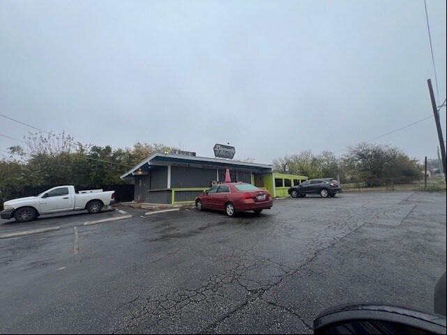 1701 E Houston St, San Antonio, TX à louer Photo principale- Image 1 de 7