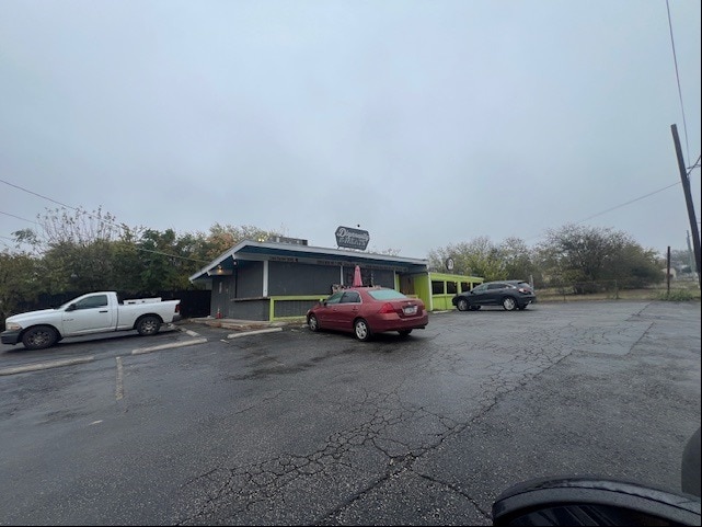 1701 E Houston St, San Antonio, TX for lease Primary Photo- Image 1 of 7