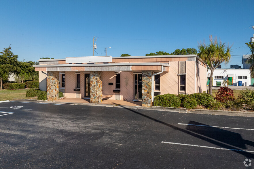 1711 SE 47th Ter, Cape Coral, FL for sale - Building Photo - Image 1 of 20