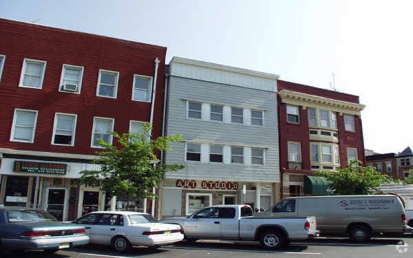 11 Union Pl, Summit, NJ for lease Primary Photo- Image 1 of 3