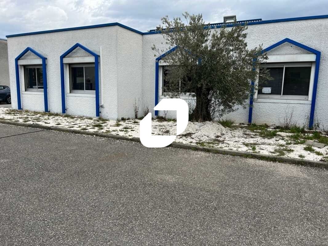 Office in Genas for lease Building Photo- Image 1 of 9