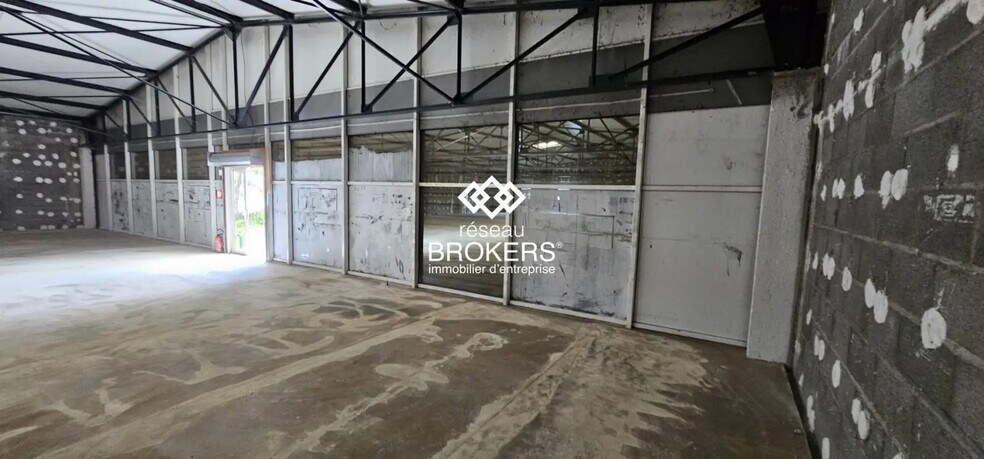 Retail in Aubière for lease - Interior Photo - Image 2 of 10