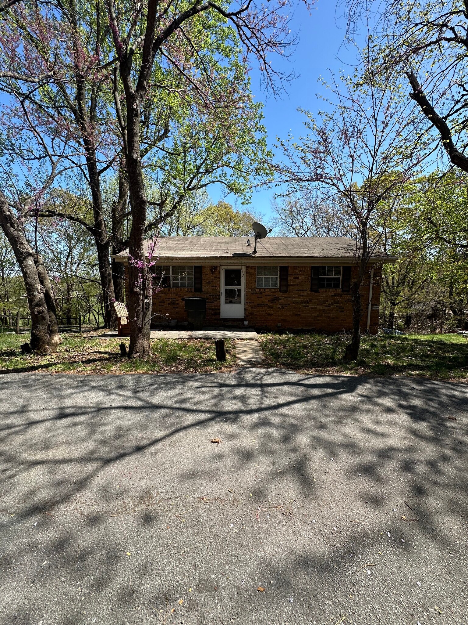 1701 Mayfield Dr, Roanoke, VA à vendre Photo principale- Image 1 de 13