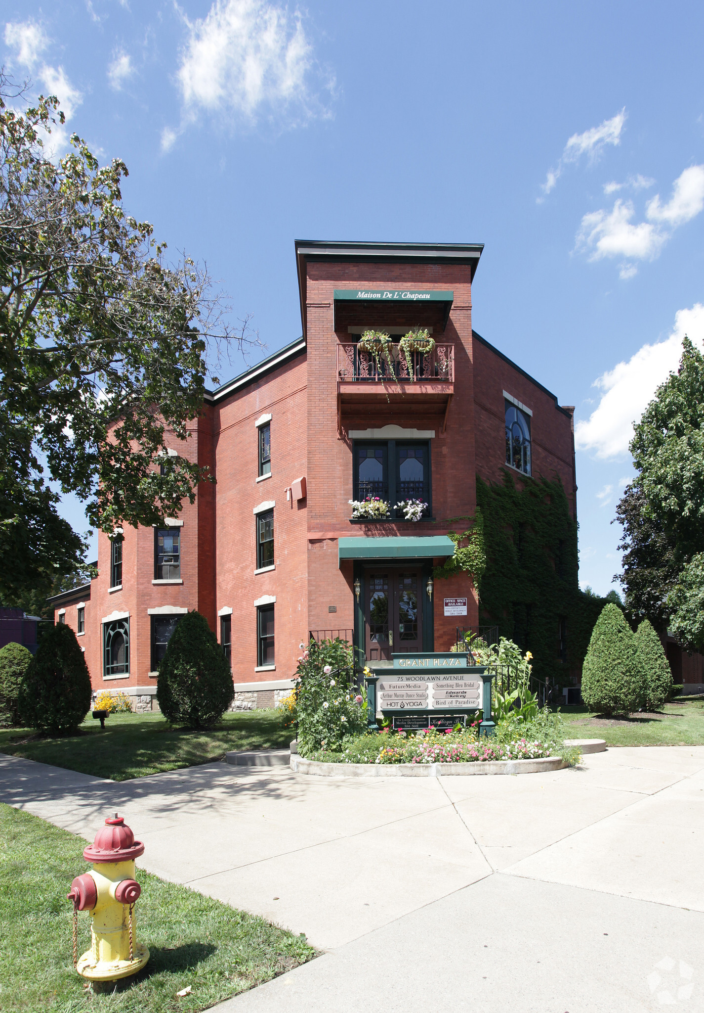 75-77 Woodlawn Ave, Saratoga Springs, NY à vendre Photo principale- Image 1 de 1