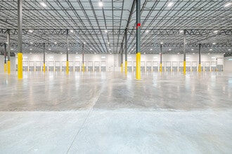 8130 NW 74th St, Medley, FL for lease Interior Photo- Image 1 of 6