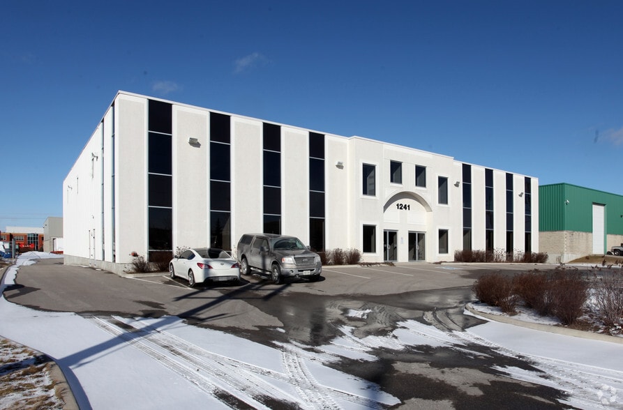 1241 Kerrisdale Blvd, Newmarket, ON for lease - Building Photo - Image 3 of 3