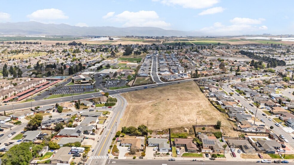 400 Waller, Santa Maria, CA à vendre - Aérien - Image 3 de 11