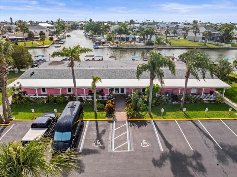 4291 Shoal Line Blvd, Spring Hill, FL à vendre - Photo du bâtiment - Image 2 de 36