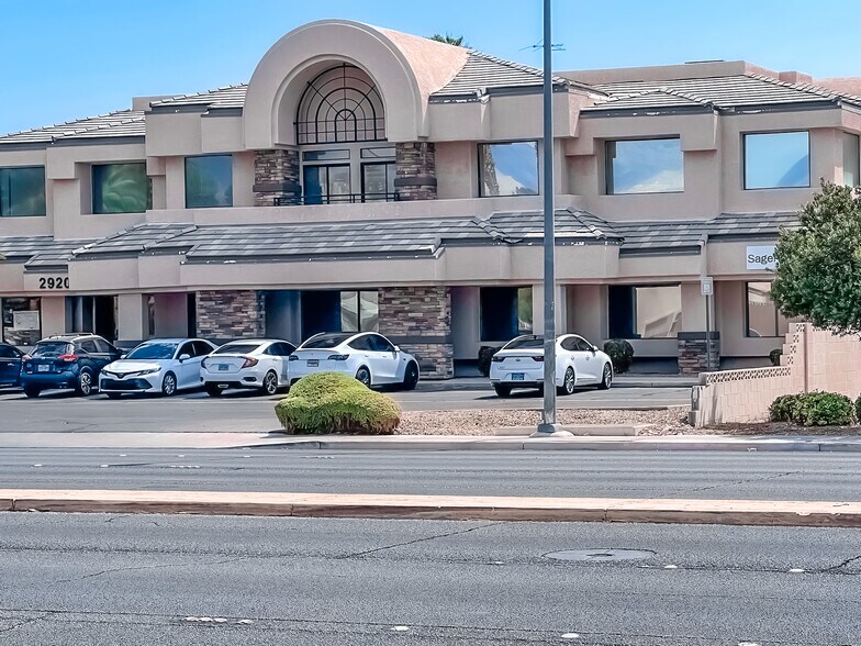 2920 S Jones Blvd, Las Vegas, NV à louer - Photo du bâtiment - Image 3 de 3