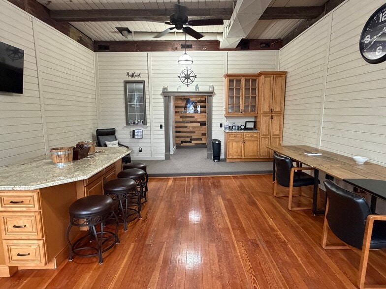 3568 Avon St, Hartland, MI for sale - Building Photo - Image 3 of 12