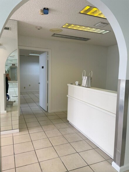 3110 45th St, West Palm Beach, FL for lease - Interior Photo - Image 2 of 5