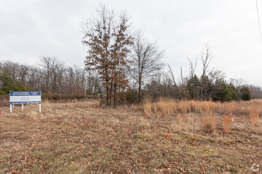Shaw Rd, Dulles Town Center, VA for lease - Primary Photo - Image 1 of 2