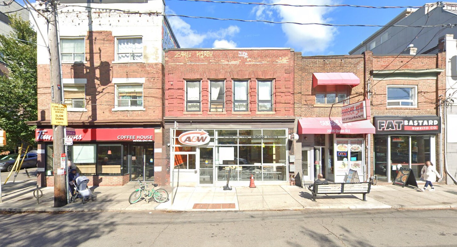 2004 Queen St E, Toronto, ON à vendre Photo du bâtiment- Image 1 de 5