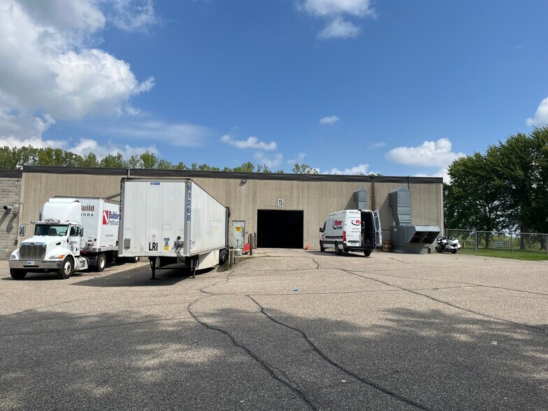 11356 215th St W, Lakeville, MN à louer - Photo du bâtiment - Image 3 de 4