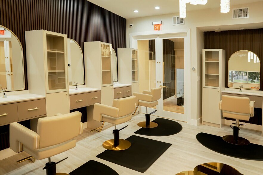 1571 NW 13th Ct, Miami, FL for lease - Interior Photo - Image 2 of 9