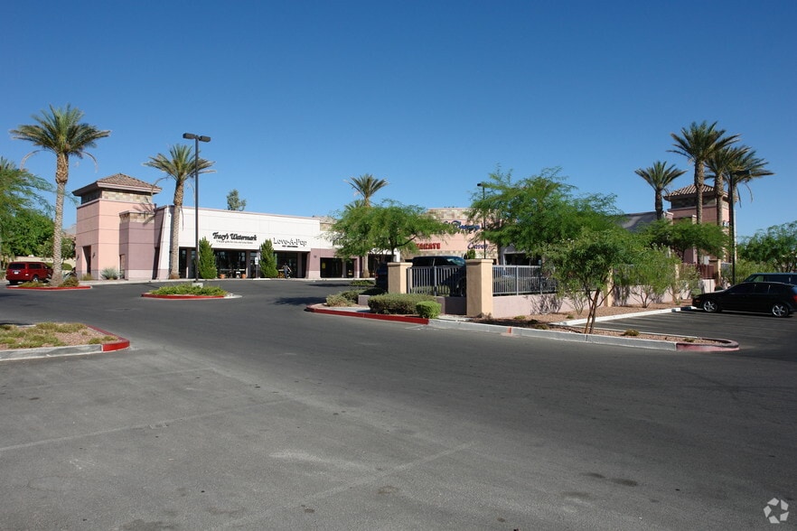 9691 Trailwood Dr, Las Vegas, NV for lease - Primary Photo - Image 3 of 4