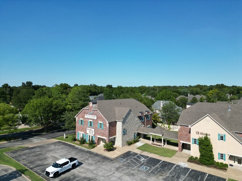 1326 E 43rd Ct, Tulsa, OK à louer - Photo du bâtiment - Image 2 de 5