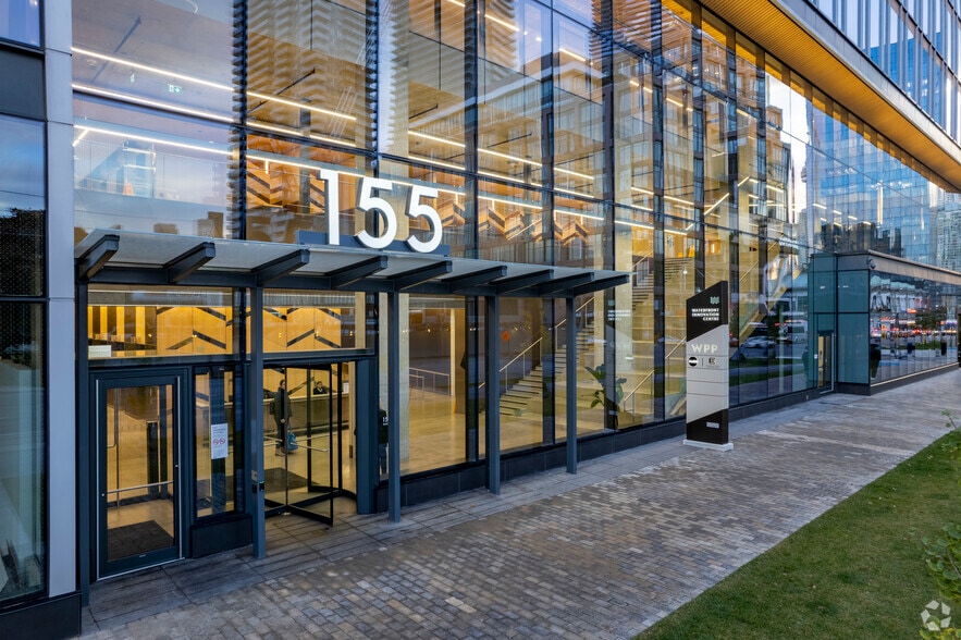 125 Queens Quay E, Toronto, ON for lease - Building Photo - Image 3 of 23