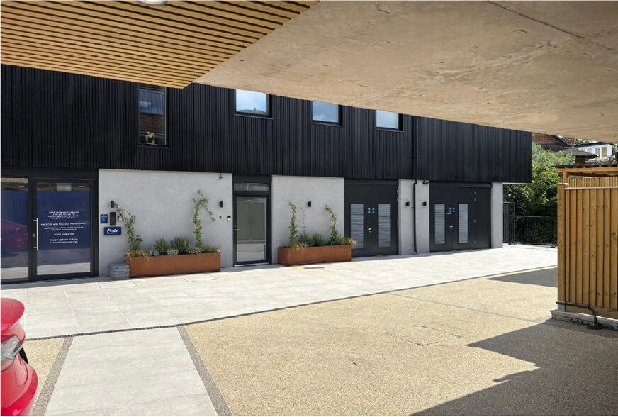 26 Priests Bridge, London for lease - Building Photo - Image 3 of 4