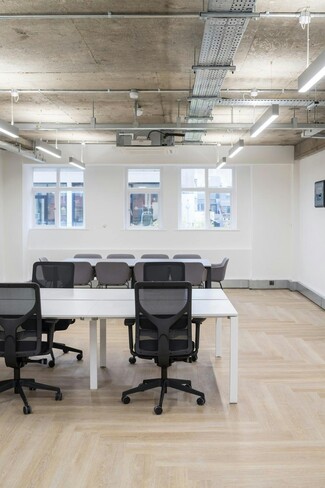 Plus de détails pour 28 St John's Sq, London - Bureau à louer