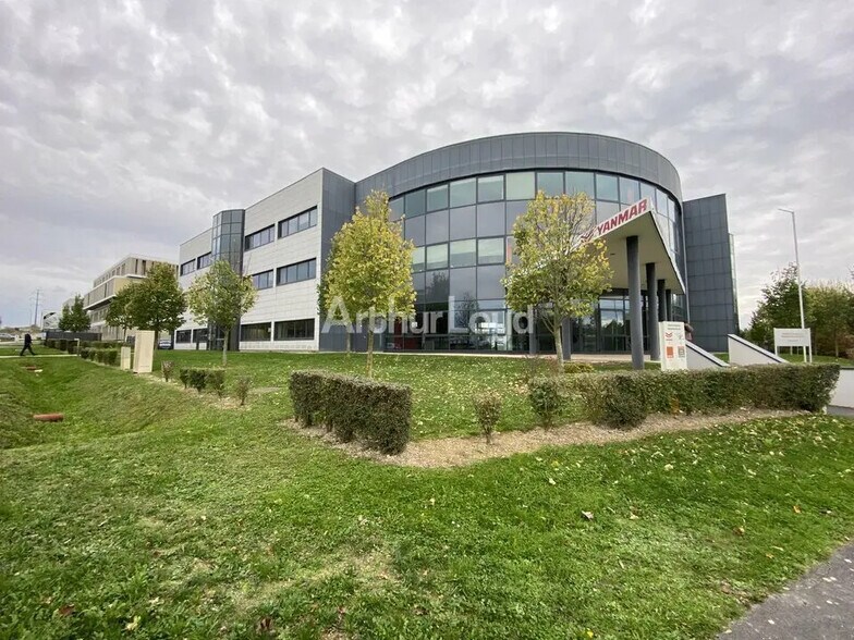 Office in Reims for lease - Building Photo - Image 1 of 6