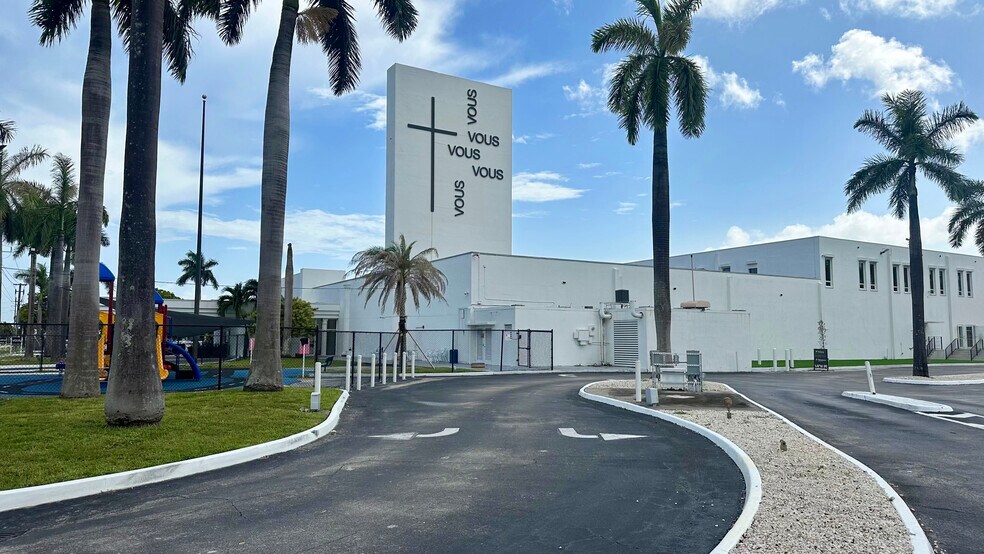 17801 NW 2nd Ave, Miami, FL à louer - Photo du bâtiment - Image 2 de 18