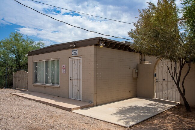 More details for 410 E Fort Lowell Rd, Tucson, AZ - Retail for Sale