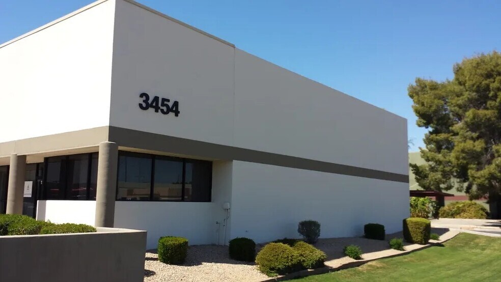 3454 N San Marcos Pl, Chandler, AZ à louer - Photo du bâtiment - Image 3 de 6