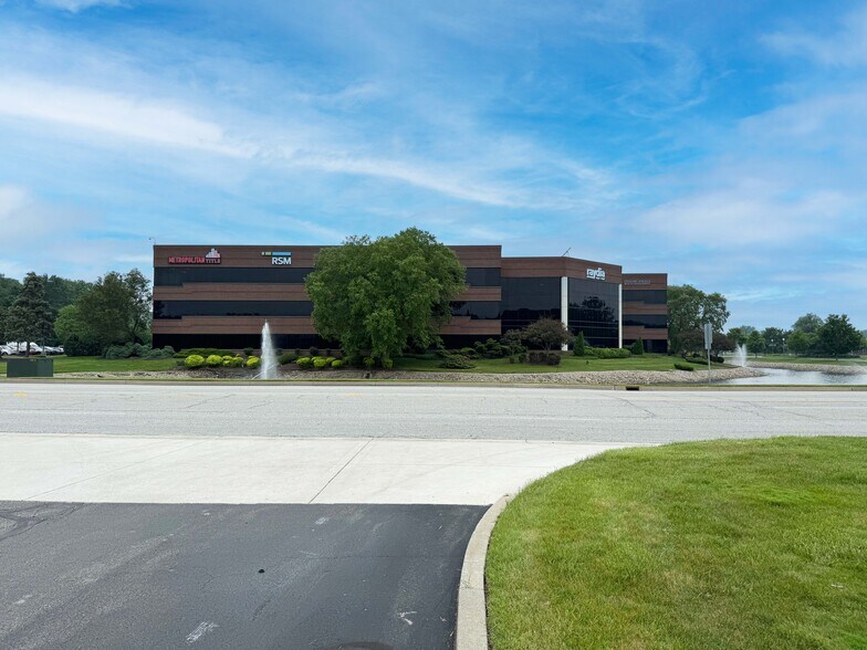 4100 Edison Lakes Pky, Mishawaka, IN for sale - Building Photo - Image 1 of 14
