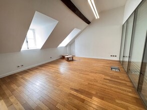 Rue Godot De Mauroy, Paris for lease Interior Photo- Image 2 of 4