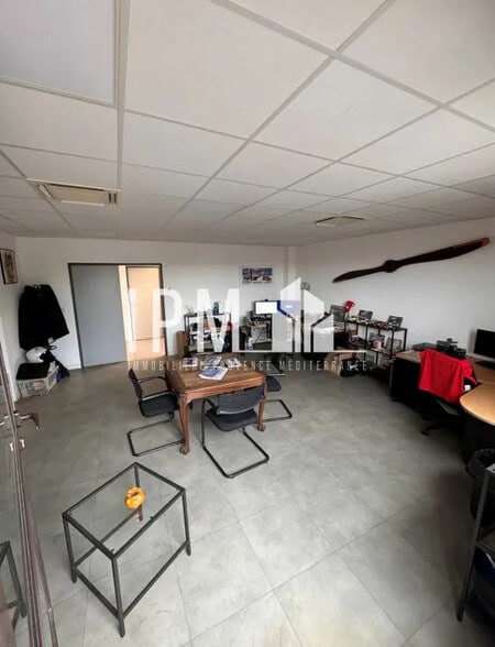 Bureau dans Marseille à vendre - Photo du bâtiment - Image 3 de 8