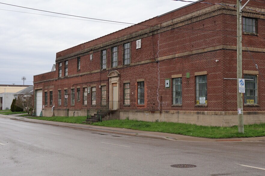 236 Burgar St, Welland, ON à louer - Photo du bâtiment - Image 3 de 7