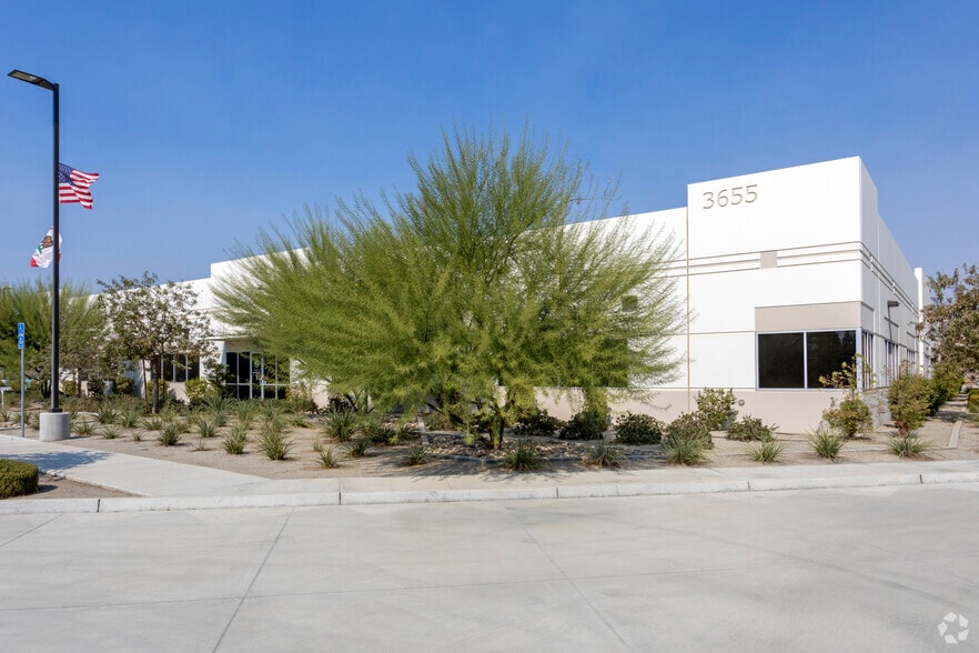 3655 Unicorn Rd, Bakersfield, CA for lease - Building Photo - Image 1 of 4