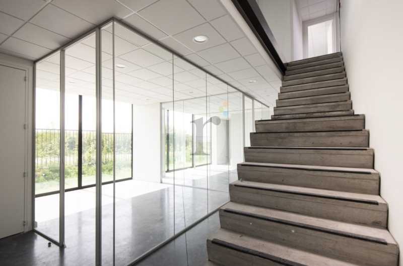 Flex in Loos for lease Interior Photo- Image 1 of 6