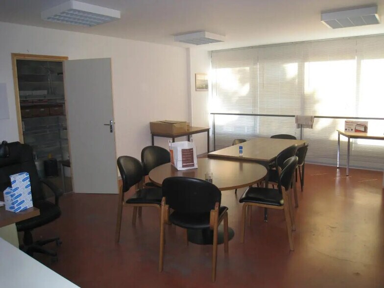 Industrial in Gémenos for lease - Building Photo - Image 3 of 5