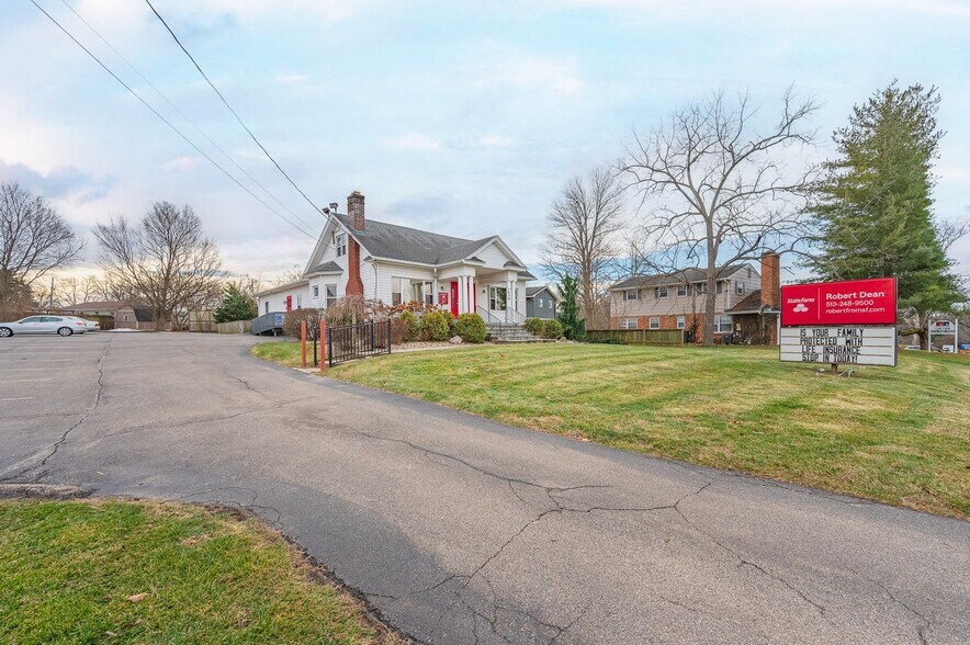 1030 Main St, Milford, OH à vendre - Photo du bâtiment - Image 2 de 44