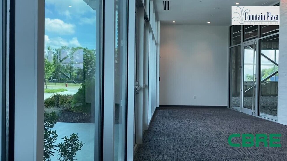 401 SE Plaza Ave, Bentonville, AR à louer - Vidéo sur l’inscription commerciale - Image 2 de 4